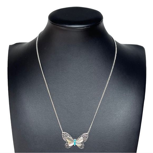 Artistry VTG Abalone Shell Butterfly Figural Curb Chain Pendant Necklace 15" - Picture 1 of 8